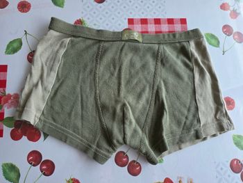 BOXER GARÇON RESTO VERSO ET INTÉRIEUR TAILLE 6/8ANS MARQUE ENVOG  COULEUR KAKI