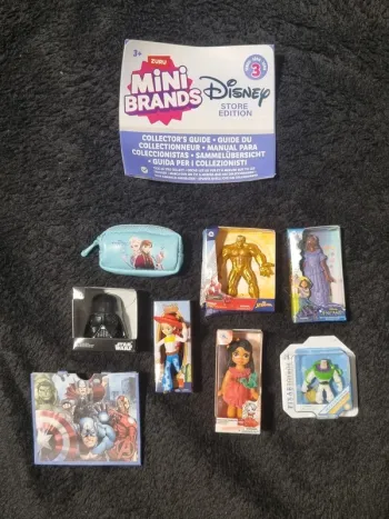Lot De 8 Mini Brands Disney Store Série 3, Zuru