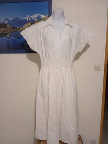 Robe longue blanche façon dentelle de Calais. Zara Taille L