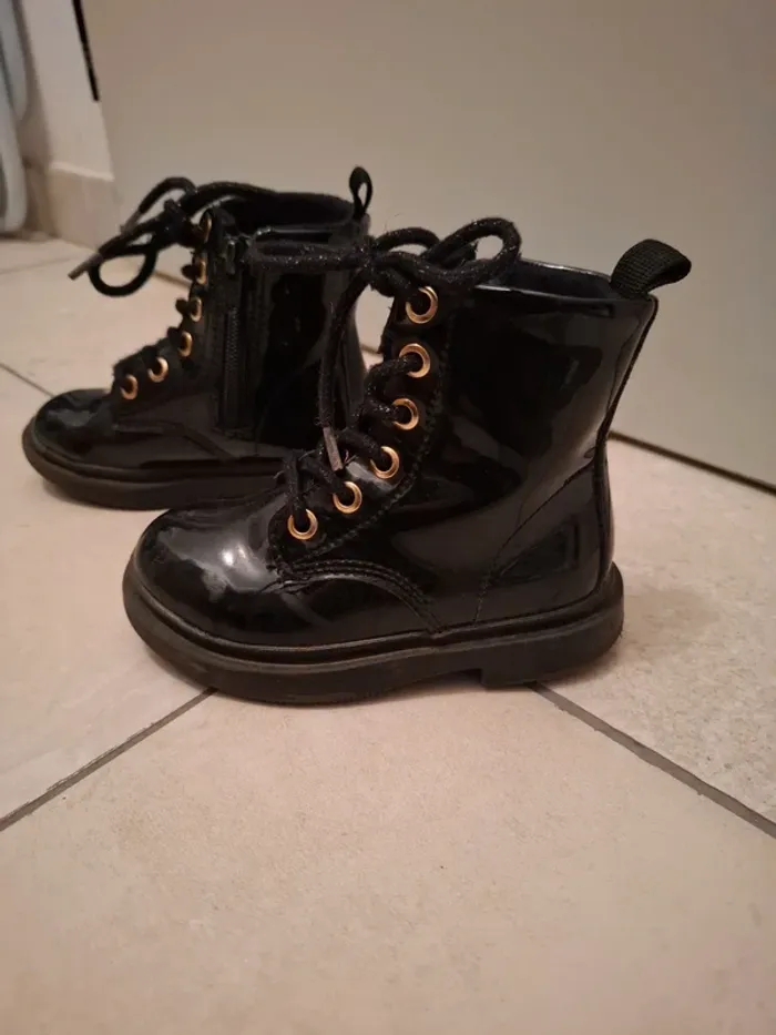 Bottines vernis noires taille 25 - photo numéro 2