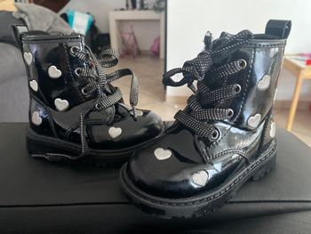 Boots fille noir brillant