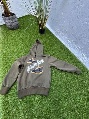 Très jolie pull à capuche Freeboy taille 8 ans
