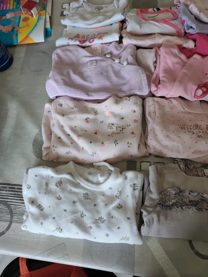 Pyjamas 6 mois - photo numéro 2