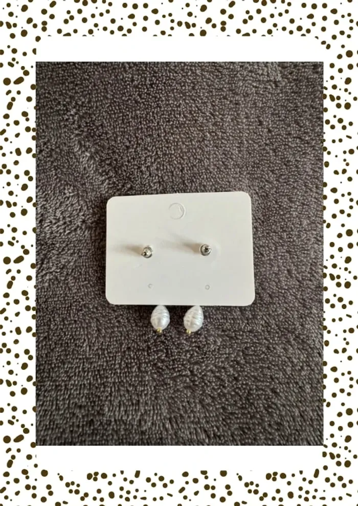 Paire de boucles d’oreilles fleurs - photo numéro 3