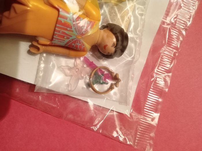 PLAYMOBIL fée jaune neuve - photo numéro 2