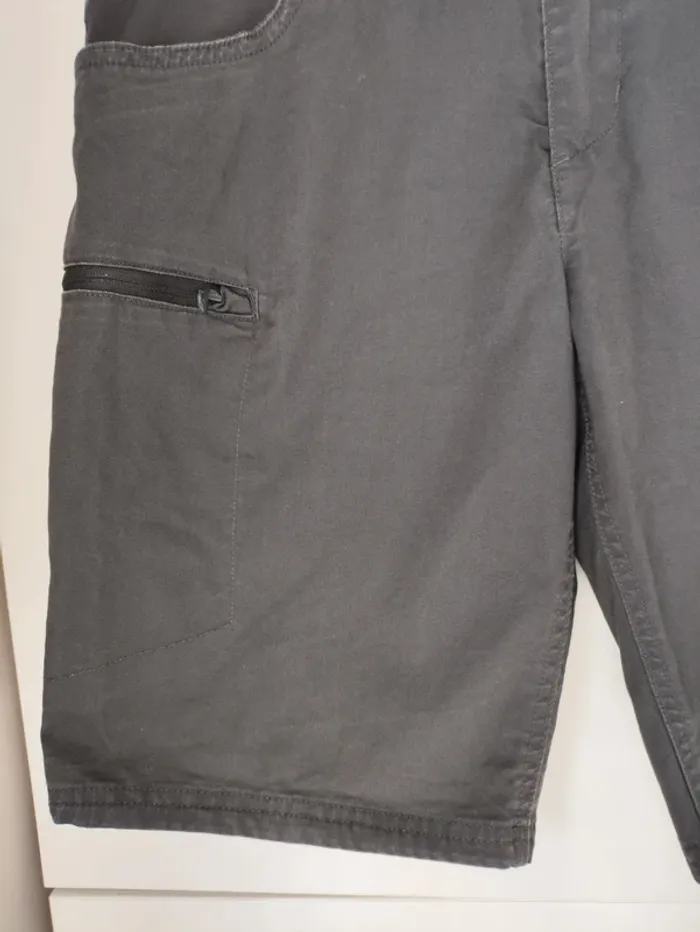 Short Quechua gris – Taille S/M, bon état. - photo numéro 4
