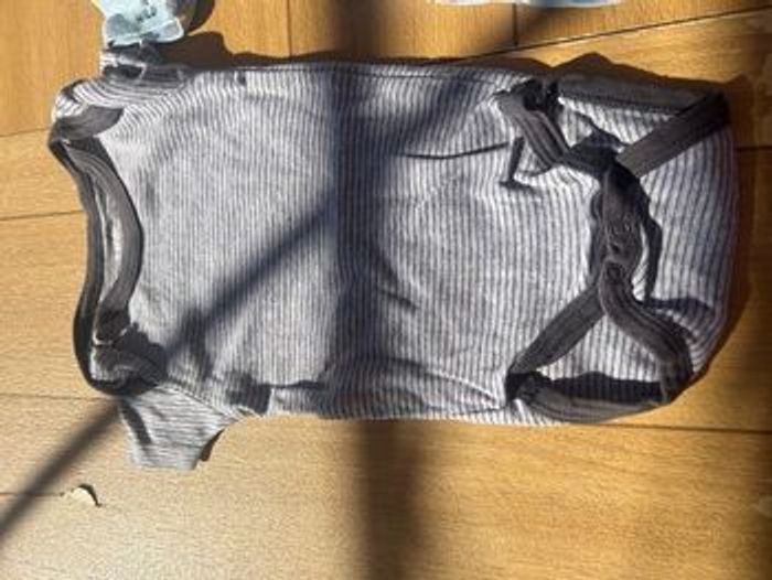 Bodies taille 3 mois - photo numéro 2