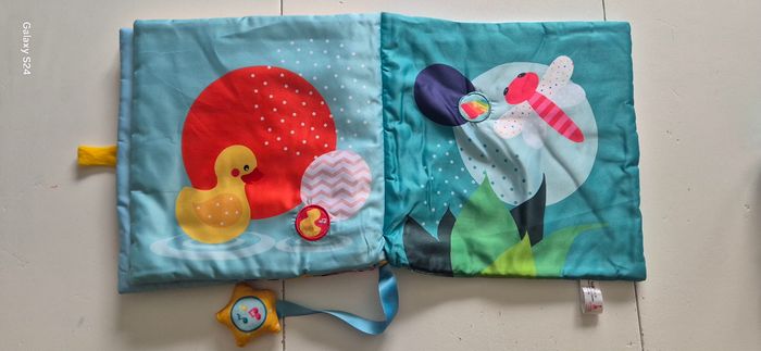 Lot livre interactif touch & play et le hochet shake shake Sophie la girafe - photo numéro 4