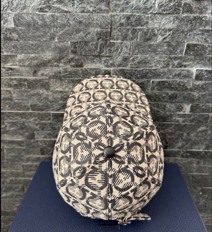 Casquette ferragamo - photo numéro 7
