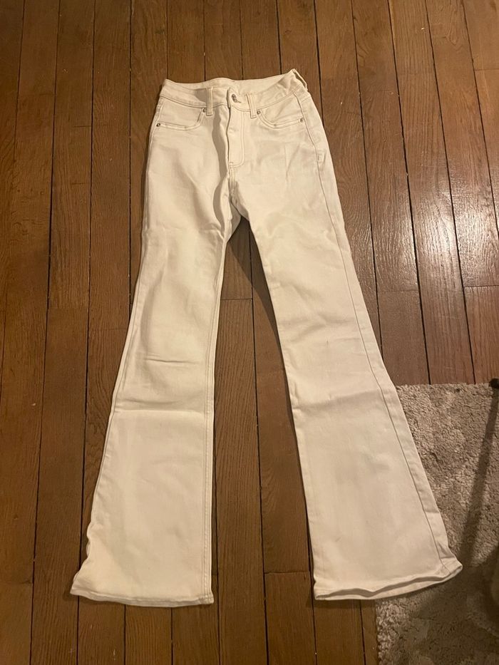 Pantalon patte d’éléphant blanc H&M - photo numéro 2
