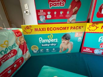 Couche Pampers taille 3