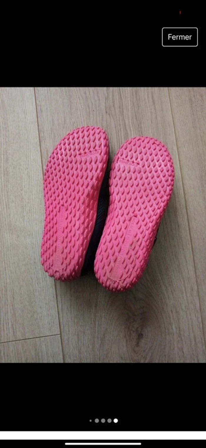Chaussures de mer/plage Tribord fille pointure 30/31 en très bon état. - photo numéro 10