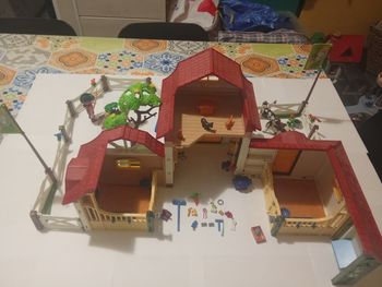 Grande écurie playmobil