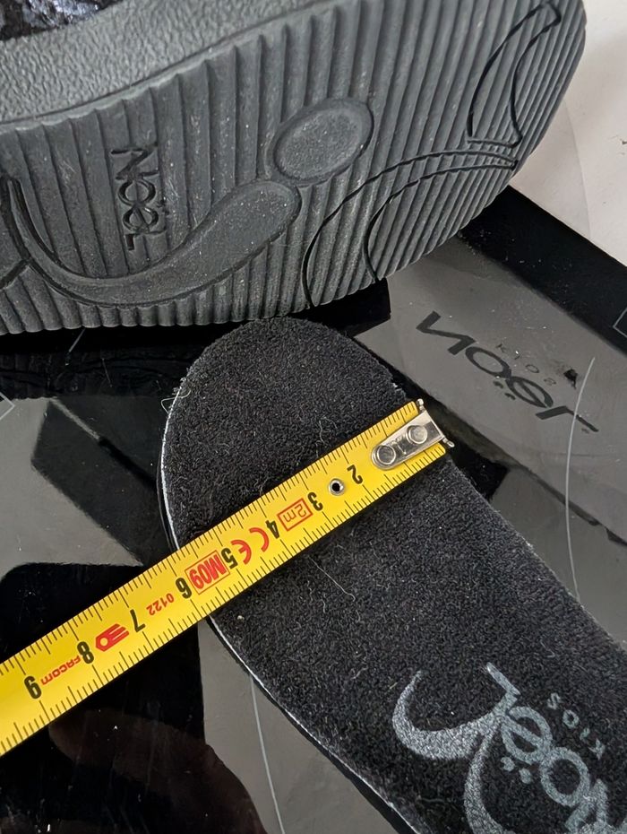 Chaussures montantes en cuir tout doux et souple. Taille 23. Neuf. Noël - photo numéro 8