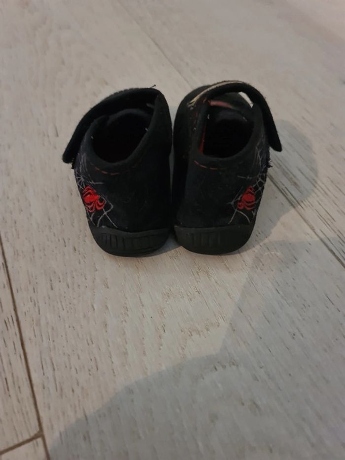 Chaussons Spidermam pointure 22 - photo numéro 4