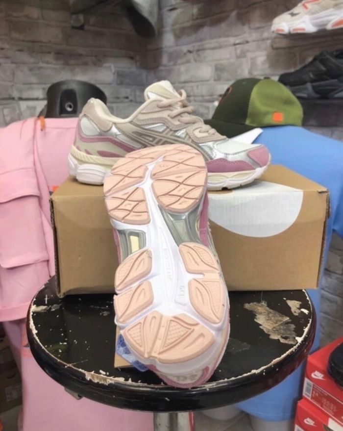 Asics gel rose taille 36 jamais porté neuf - photo numéro 2