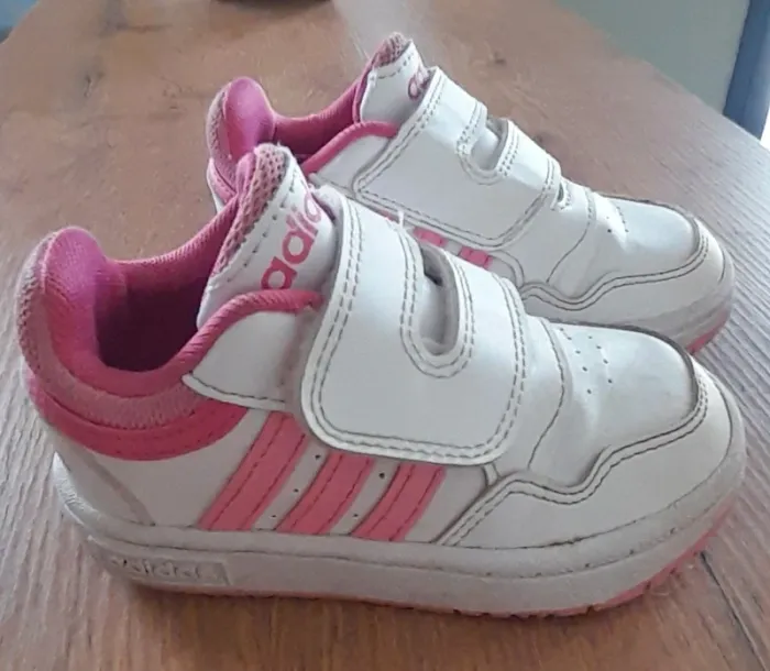 Trois paires de chaussures filles tailles 22. - photo numéro 5