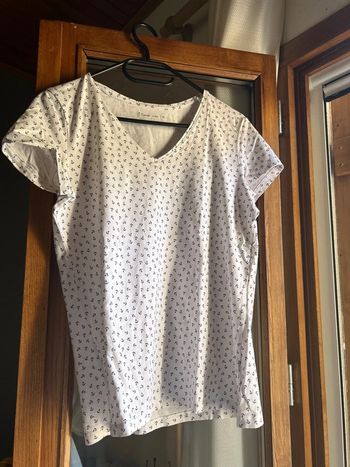 T-shirt col V