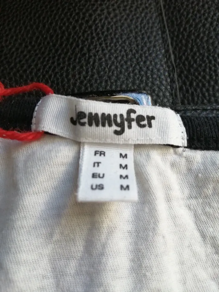 Débardeur blanc fines bretelles écriture noire feminist / jennyfer / (M) - photo numéro 5