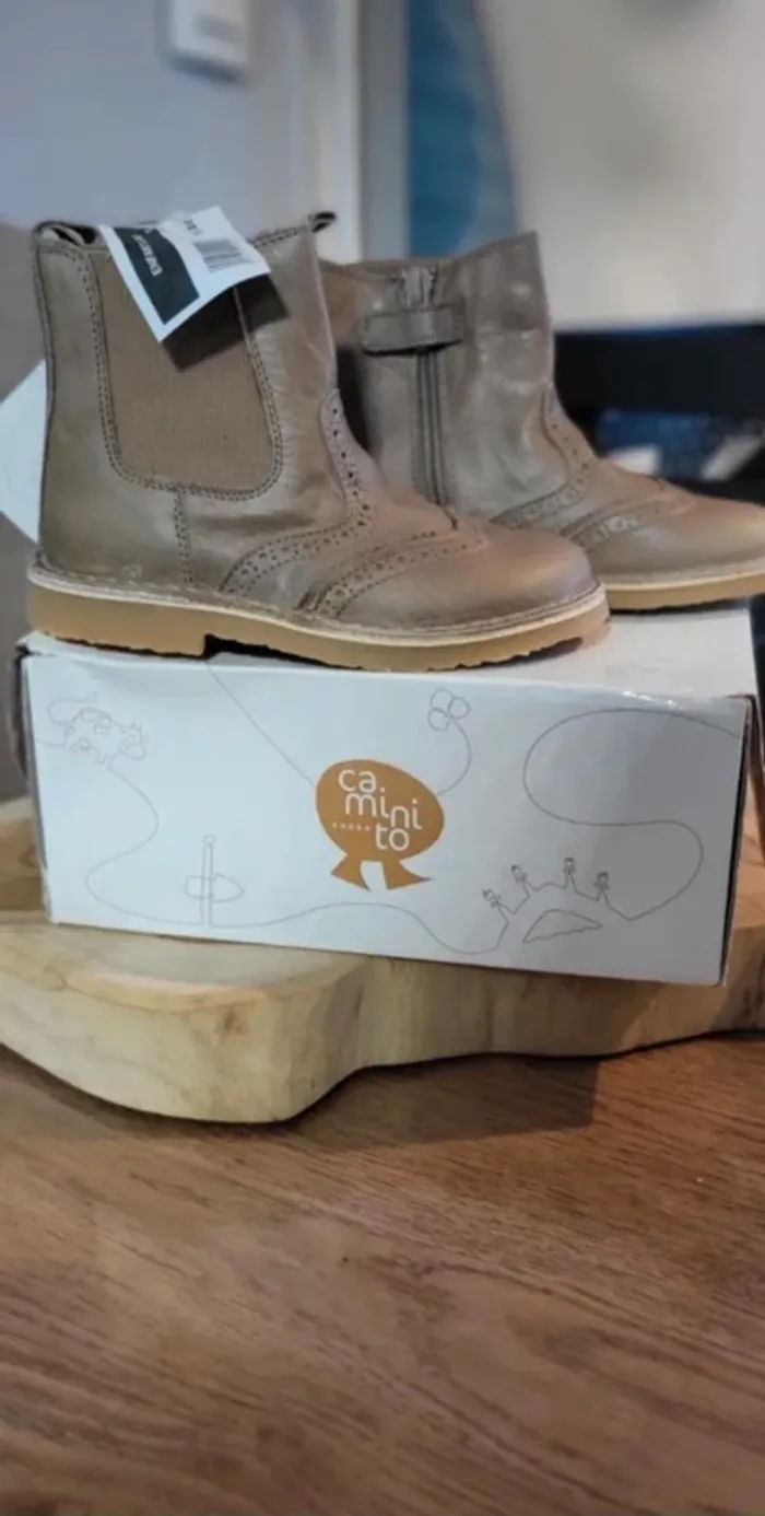 Boots enfants pointure 26 neuve - photo numéro 2