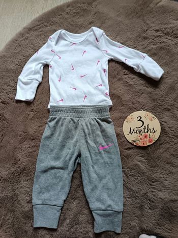 Ensemble Nike neuf 3 mois 