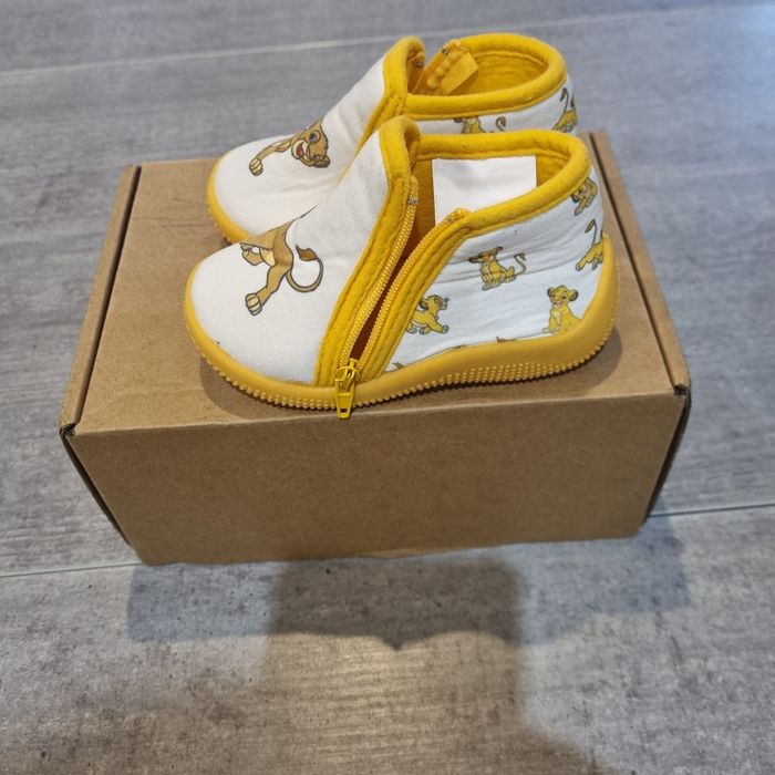 Chaussons bébé Le Roi Lion taille 20 - photo numéro 9