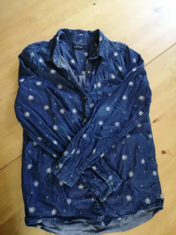 Chemise jeans à fleur