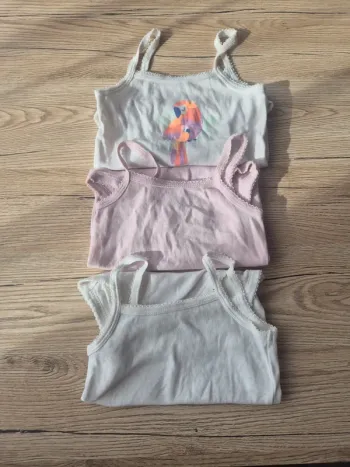 Lot de 3 bodys a bretelle