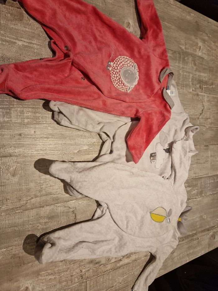 Lot de Vetements fille 3 mois - photo numéro 1