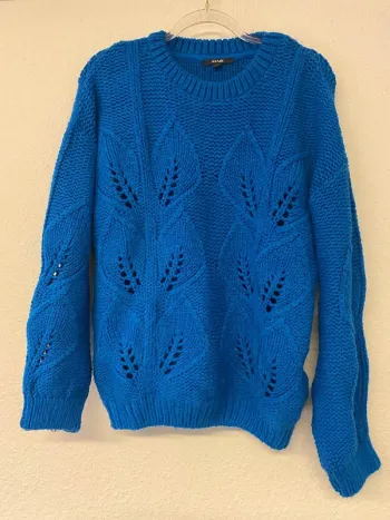 Pull bleu pétrole