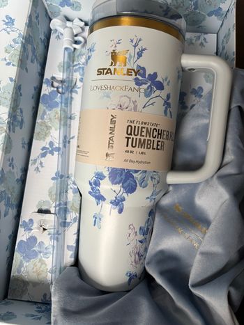 Gourde Stanley coffret cadeau avec paille - fleurie bleu (0,59L)