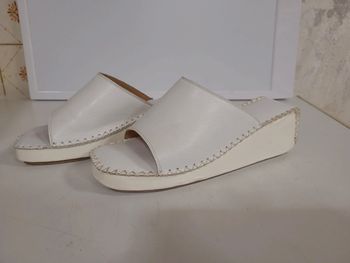 Sandales à semelle compensée taille 38