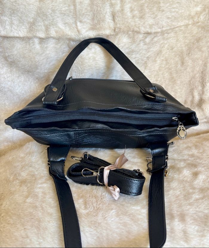 Élégance noir et esprit vintage pour ce sac tendance de saison neuf avec bijoux - photo numéro 5