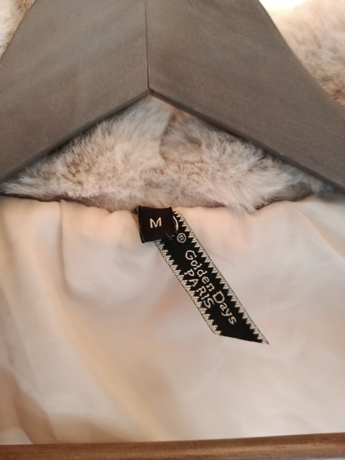 Manteau en fausse fourrure - photo numéro 2