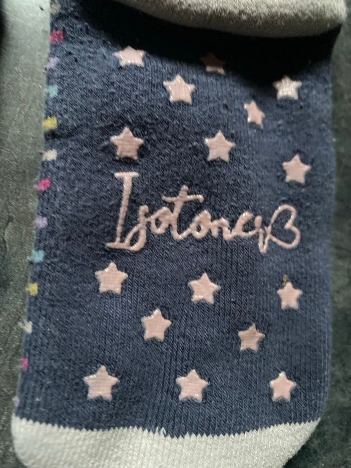 2 paires de chaussettes antidérapantes Isotoner 27/30 - photo numéro 2