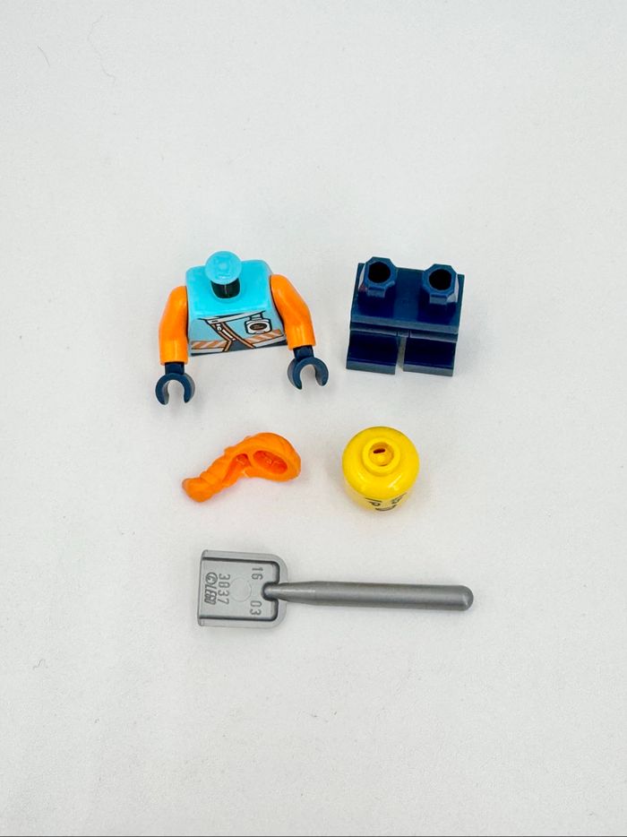 Lego Figurines City : Arctique, Femme Exploratrice - NEUF - photo numéro 6