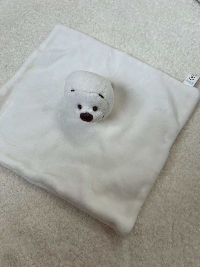 Doudou plat winnie blanc