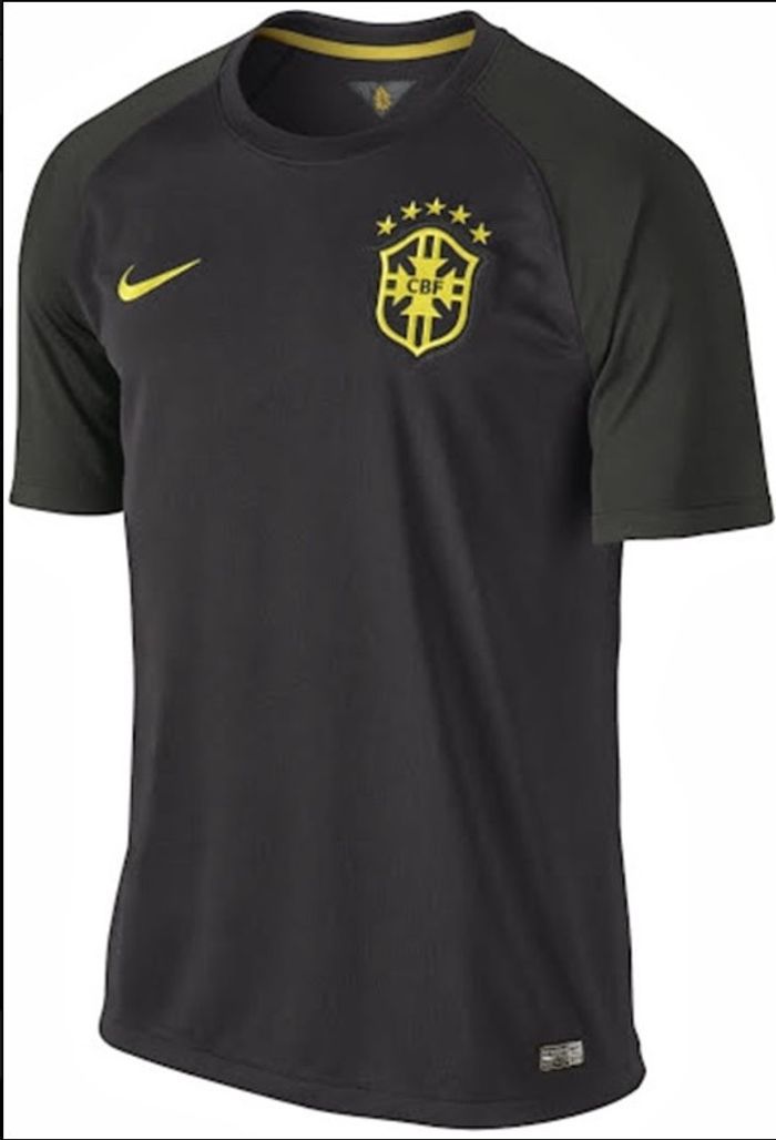 Brésil Maillot Spécial DISPONIBLE TAILLE S NEUF - photo numéro 1