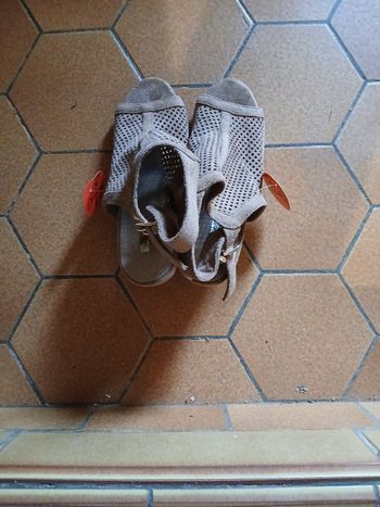 Chaussures ouvertes à talons 