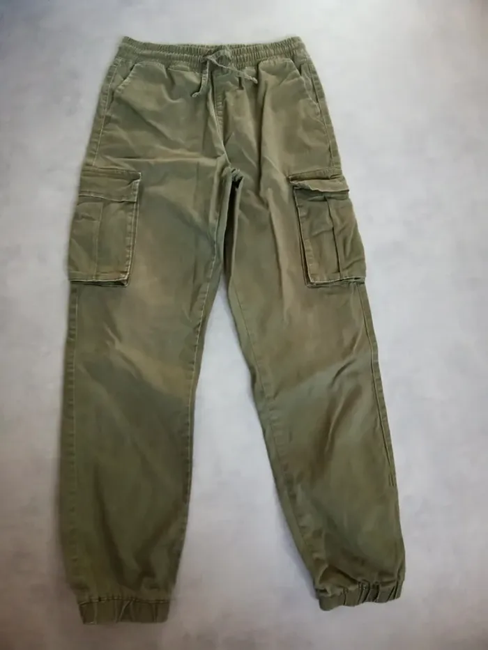 Pantalon cargo Kiabi taille XS