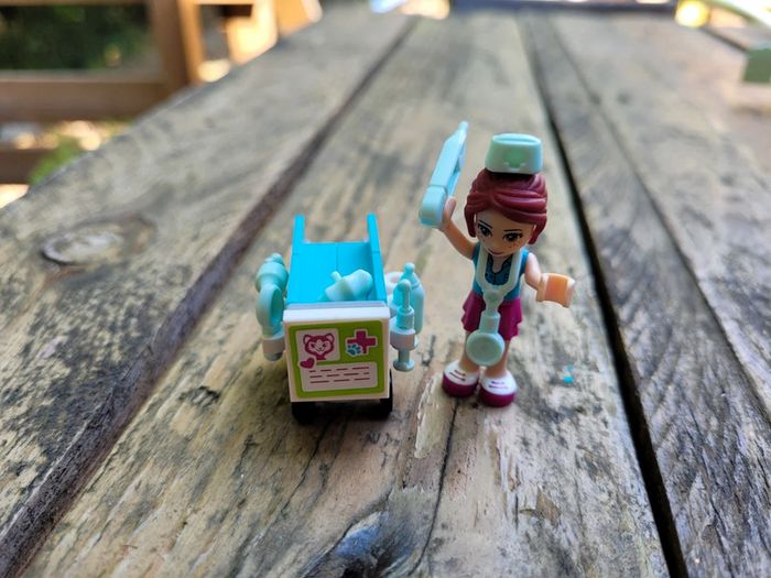 Lego friends 41085 et 41089, La clinique vétérinaire et le petit poulain, complet avec notice - photo numéro 8