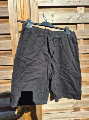 Short noir