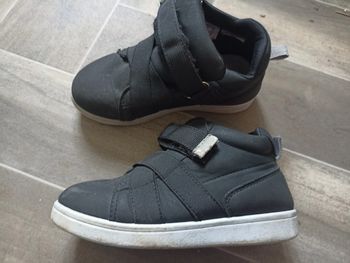 basket noires taille 30