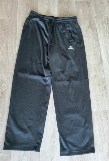 Pontalon de sport Adidas taille L à jambes larges