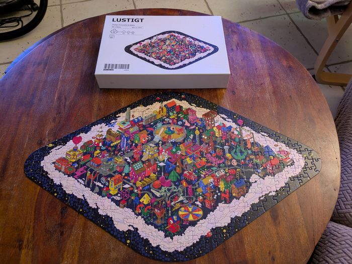 Joli puzzle multicolore Lustigt 211 pièces