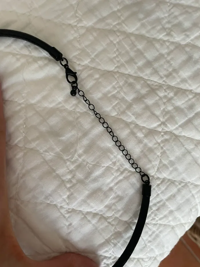 Collier noir et rose - photo numéro 4