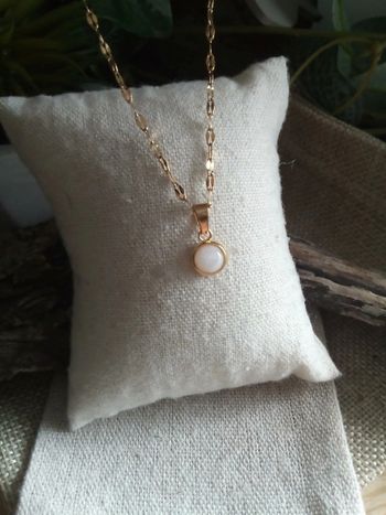 Pendentif en pierre de lune naturelle