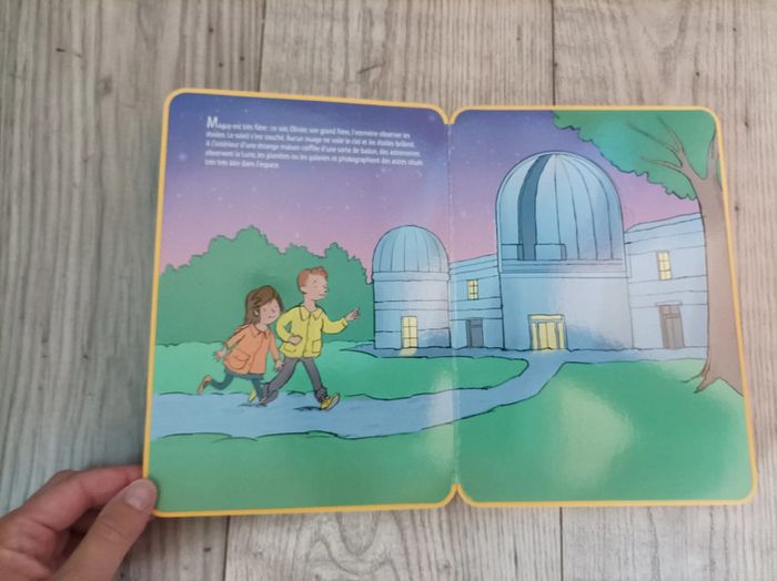 Joli livre "c'est comment un observatoire ?" - photo numéro 2
