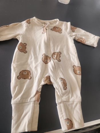 Adorable pyjama ourson