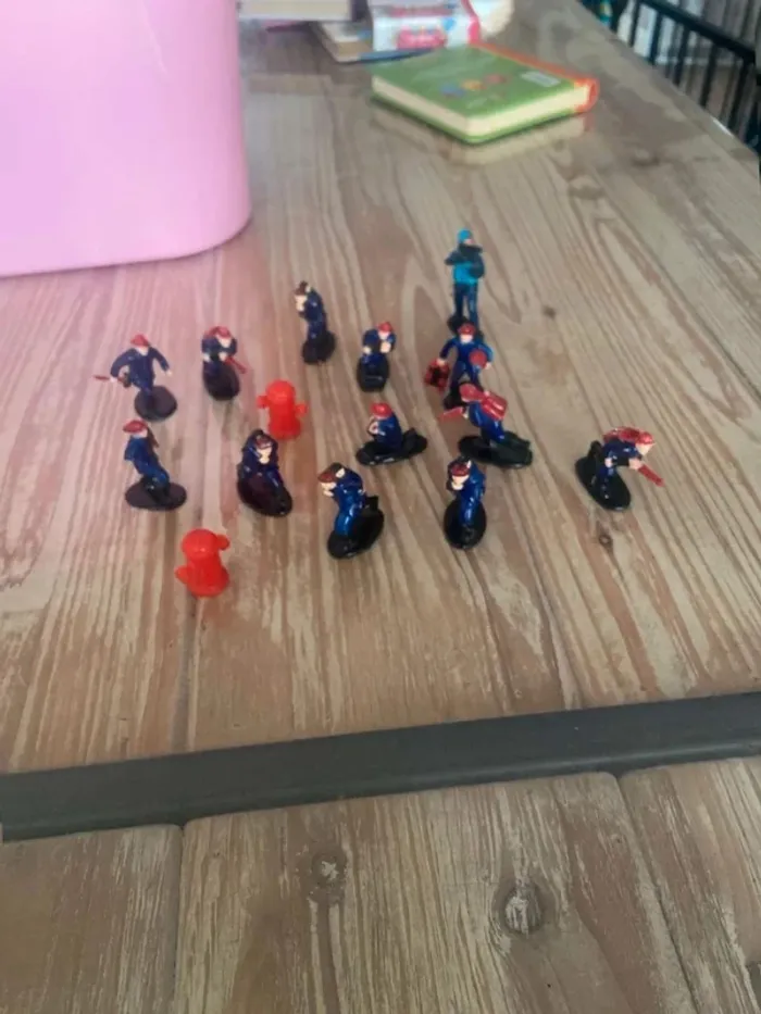 Figurines pompier  vintage
